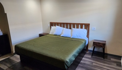 Deluxe Room, 1 King Bed, Non Smoking
