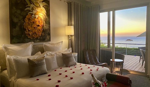 Suite 7, The Royal Suite, 1 King Bed Panoramic Ocean View