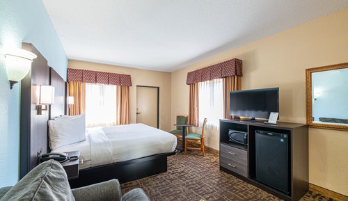 Premium Room, 1 King Bed (with Balcony)
