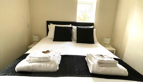 Double Room, Ensuite (Room 05)