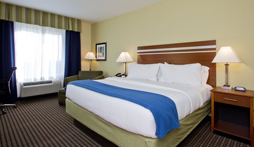Standard Room, 1 King Bed (Roll-In Shower)