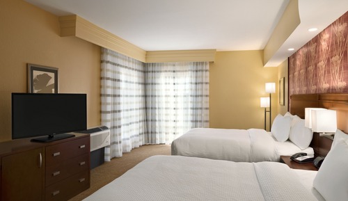 Room, 2 Queen Beds (Mobility Accessible, Tub)