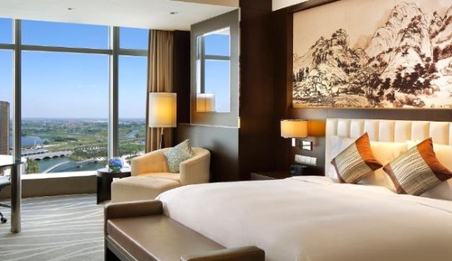 Premium Room, 1 King Bed, City View
