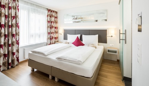 Suite, Garden View