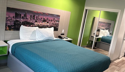 Standard Room, 1 King Bed