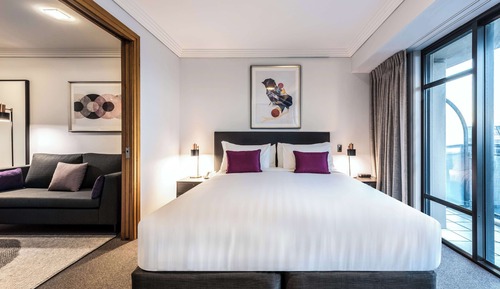 1 Bedroom Harbour Suite (No Housekeeping)