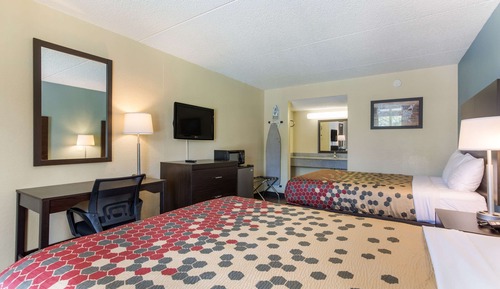 Standard Room, 2 Queen Beds, Non Smoking