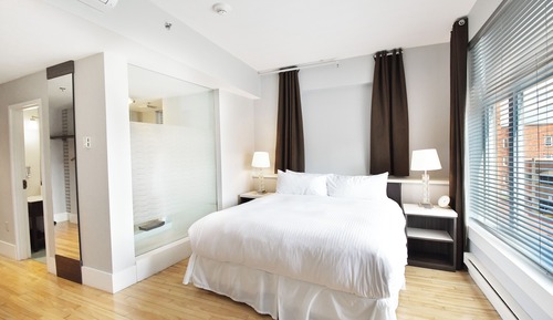 Deluxe Room, 1 King Bed, City View