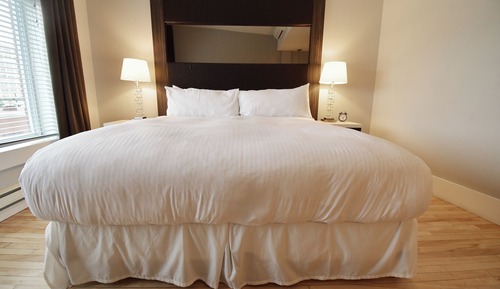 Deluxe Room, 1 King Bed, City View