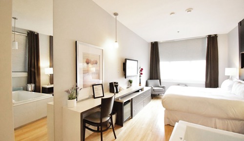 Premier Room, 1 King Bed, Bathtub