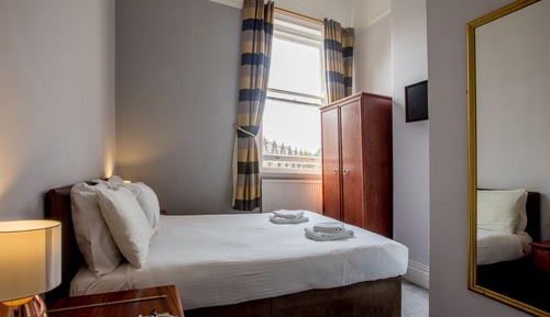 Double Room, Ensuite (Small)