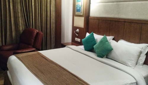 Deluxe Suite, City View