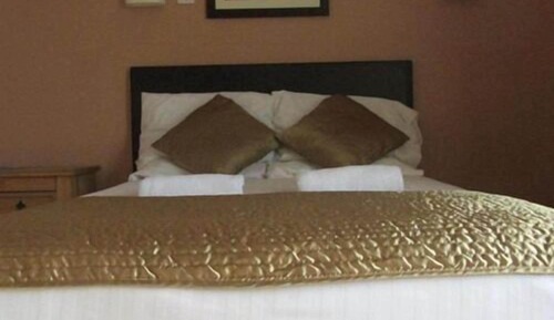 Standard Double Room, Shared Bathroom