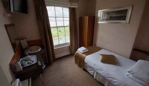 Standard Single Room, Shared Bathroom