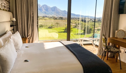 Comfort Room, 1 King Bed, Balcony, Mountain View (2)