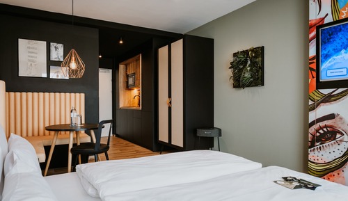 Apartment Copacabana, Kitchenette & Balcony