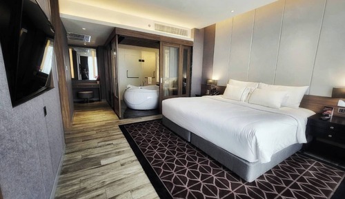 Grand Deluxe Suite