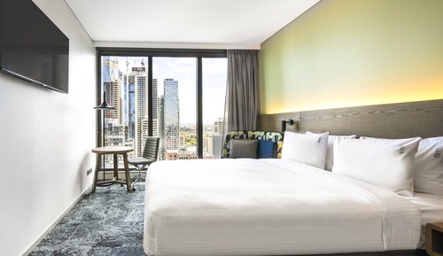Standard Room, 1 Queen Bed (Free Breakfast)