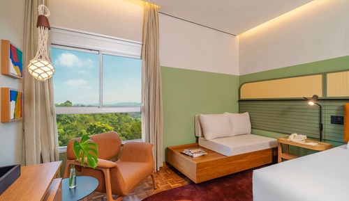 Room, 1 King Bed, Accessible (Mobility & Hearing, Roll-in Shower)