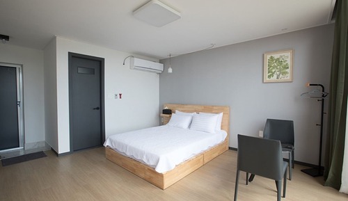 Room (Room5)