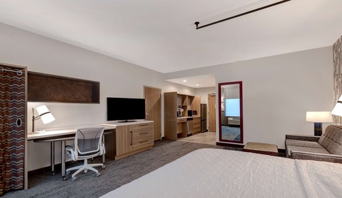 Studio Suite, 1 King Bed, Accessible, Non Smoking