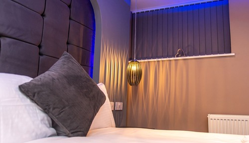 Design Apartment, Private Bathroom (Jacuzzi)