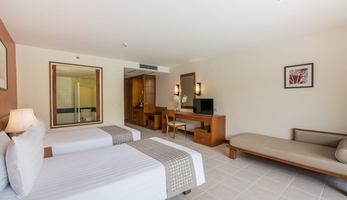 Superior Room, Pool View