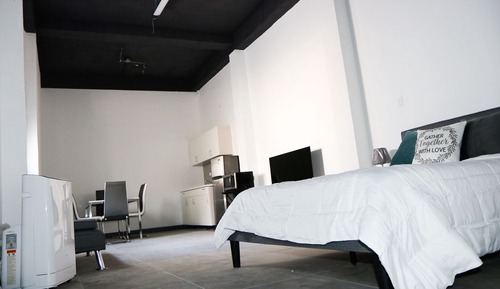 Deluxe Studio Suite
