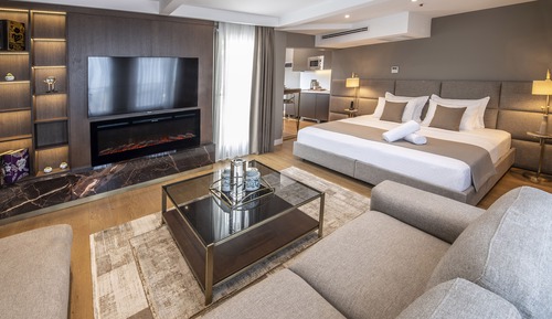 Exclusive Suite, 1 King Bed, Non Smoking, Terrace