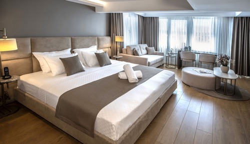 Exclusive Suite, 1 King Bed, Non Smoking, Balcony