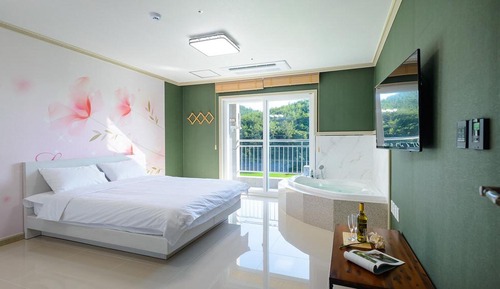Basic Room, 1 Bedroom (ROOM 303 (SPA))