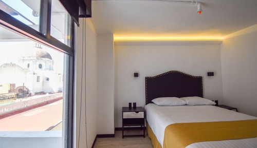 Room, 1 Queen Bed, Courtyard View