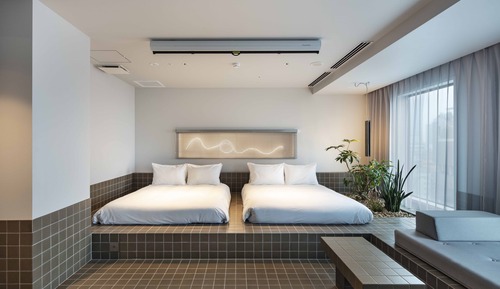 Party Suite on the Top Floor - Non Smoking [MAX 6 Guests: 4 adults and 2 children (under 5 yrs old)