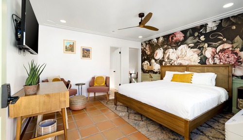 Classic Room, 1 King Bed