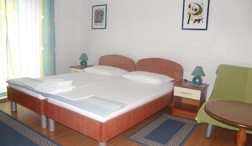 Apartment (Deluxe Two Bedroom Apartment with Ter)