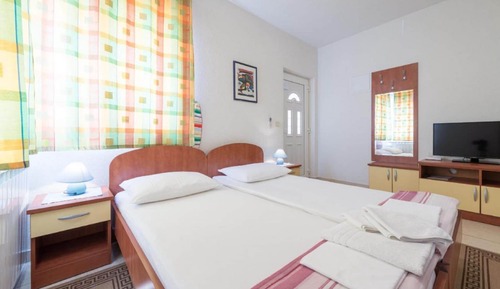 Studio (Deluxe Studio Apartment (2 Adults))
