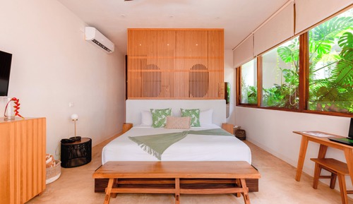 Premium Room, 1 King Bed, Balcony