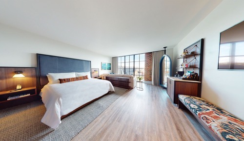 Premier King Suite