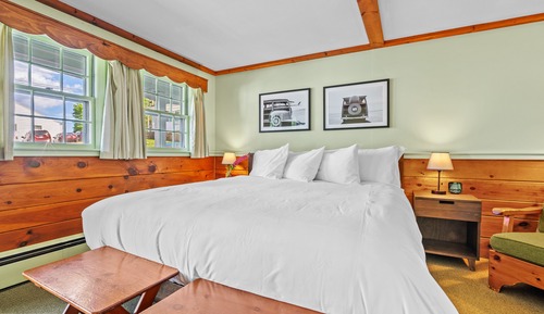 Standard Room, 1 King Bed