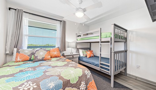 Classic Condo, 2 Bedrooms, Balcony, Beach View