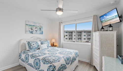 Signature Condo, 2 Bedrooms, Balcony, Beachfront
