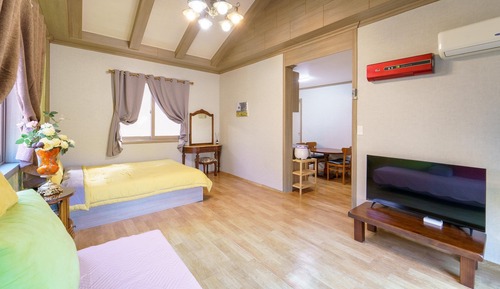 Basic Room, 1 Bedroom (Romantic Room 203)