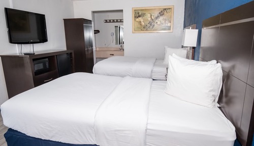 Room, 2 Double Beds, Accessible, Non Smoking (Mobility, Tub w/Grab Bars)