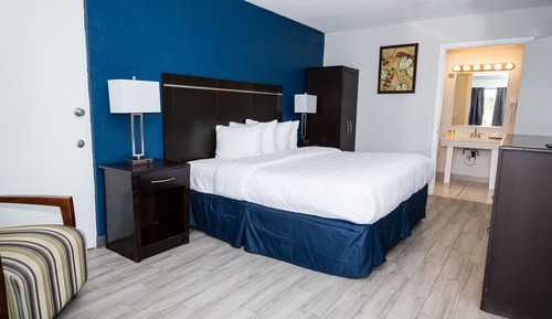 Suite, 1 King Bed, Non Smoking (One Bedroom)