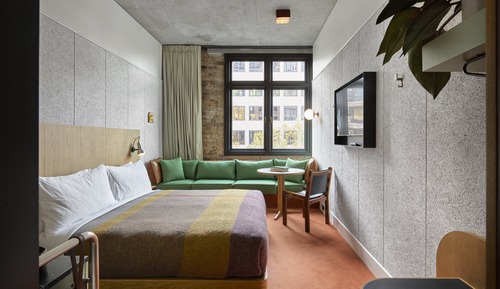 Room (Medium Plus)