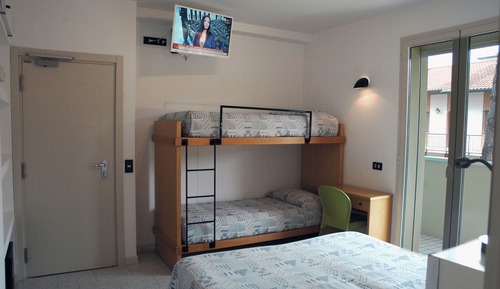 Quadruple Room, Partial Sea View