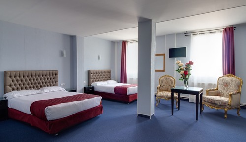 Deluxe Suite