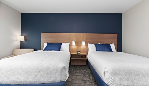 Room, 2 Queen Beds, Accessible (Roll-In Shower)