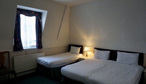 Family Room, Multiple Beds (Family of 3)