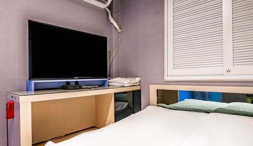 Room (Movie Room (Netflix Walkie Special No)